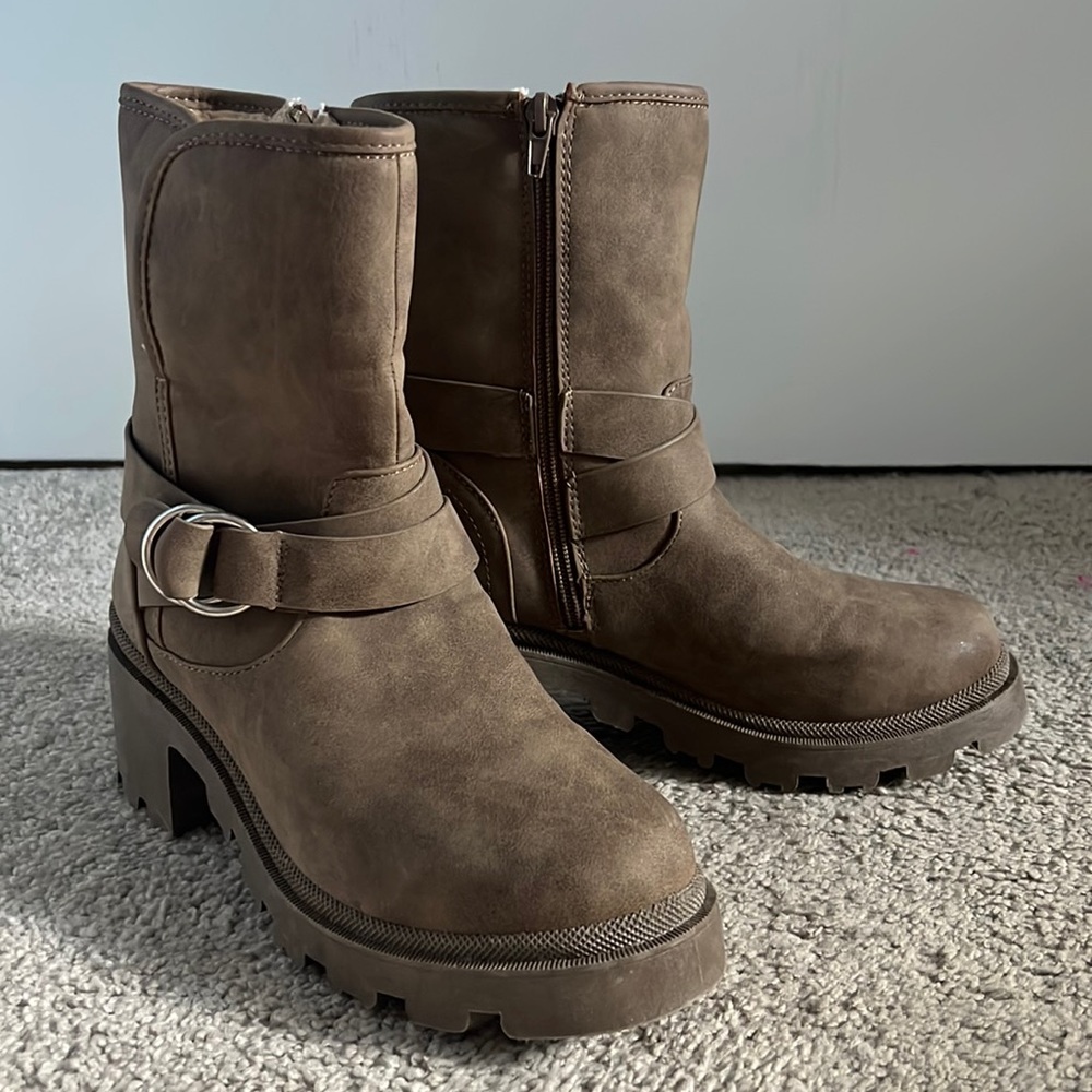 DV by Dolce Vita Sherpa booties